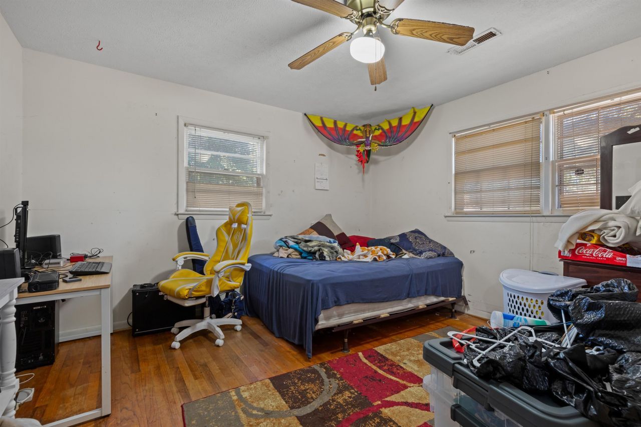 3422 Longwood Ln. Photo 10