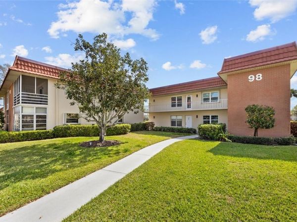 98 Spring Lake Drive, Unit 105, Vero Beach, FL 32962