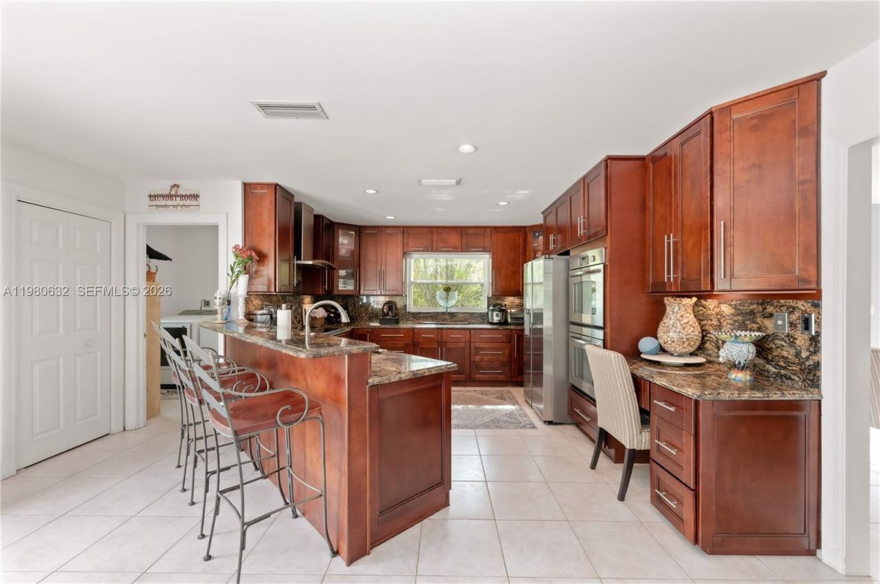 16701 SW 84th Ct, Palmetto Bay, FL 33157 Photo