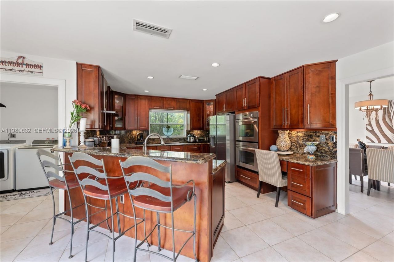 16701 SW 84th Ct, Palmetto Bay, FL 33157 Photo