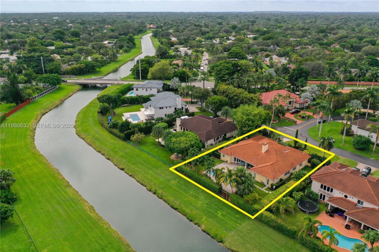 16701 SW 84th Ct, Palmetto Bay, FL 33157 Photo