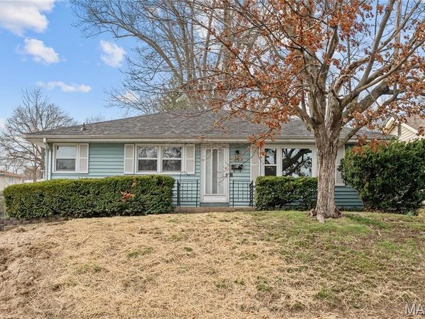 51 Woodlawn Drive, St Charles, MO 63301