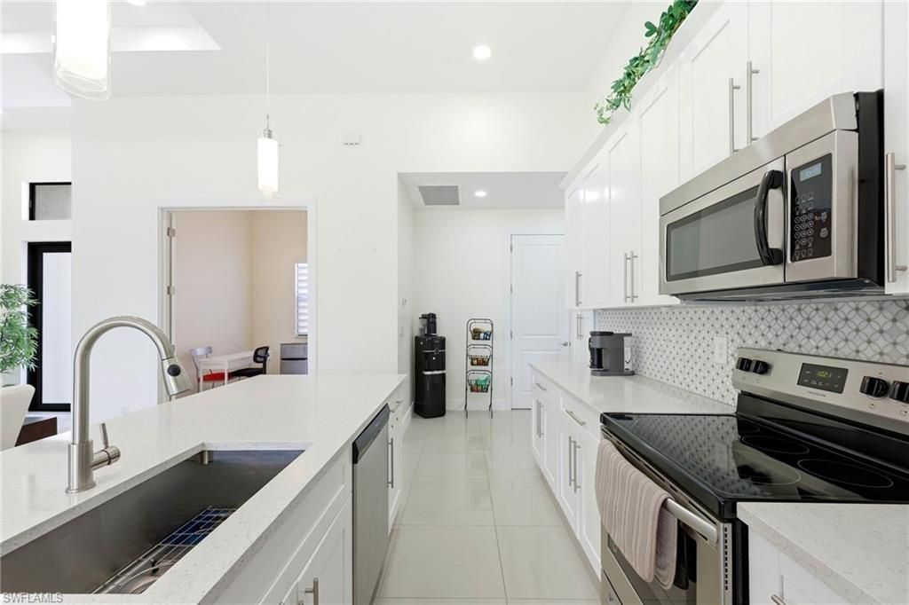 1429 NE 6th Ave , Cape Coral, FL 33909 Photo