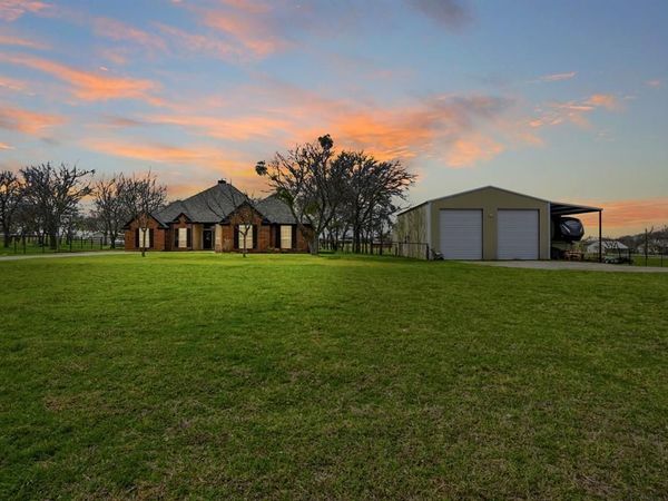 329 Kincannon Lane , Rhome, TX 76078