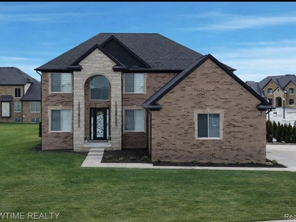 19782 Chase Drive, Macomb Twp, MI 48042