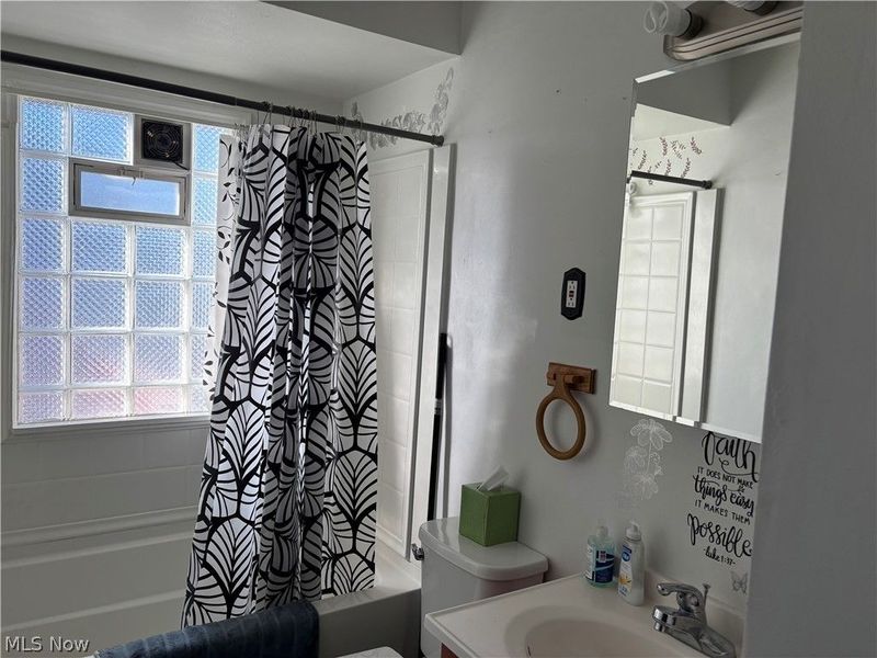 15304 Harvard Avenue, Cleveland, OH 44128 Photo 6