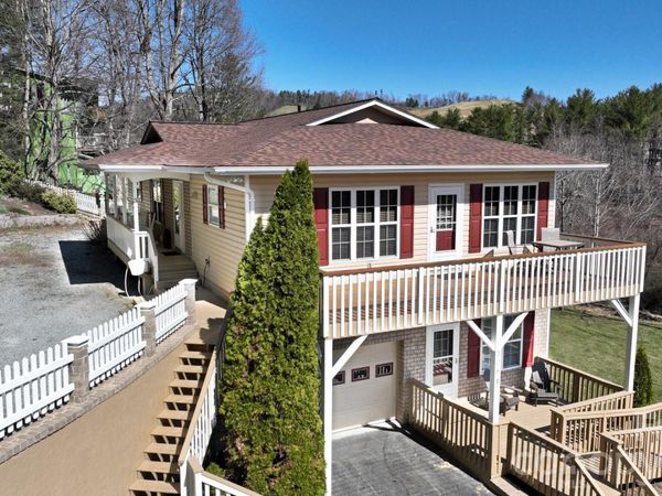 308 Lakeview Drive , Deep Gap, NC 28618