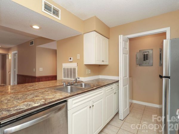 11086 Harrowfield Road, Charlotte, NC 28226