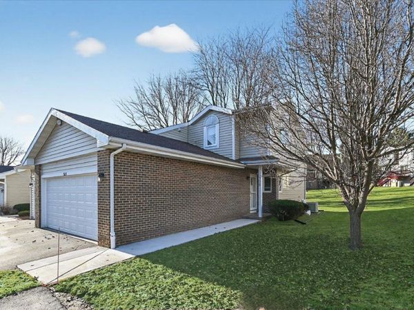 308 Castle Oaks Crossing, Waunakee, WI 53597