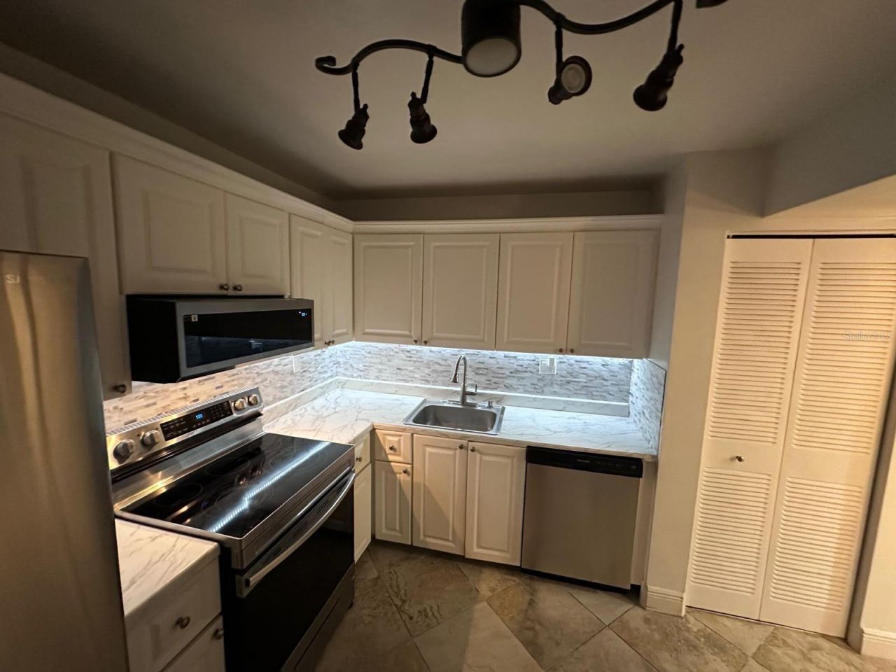 721 N Pine Island Road, Unit 401, Plantation, FL 33324 Photo