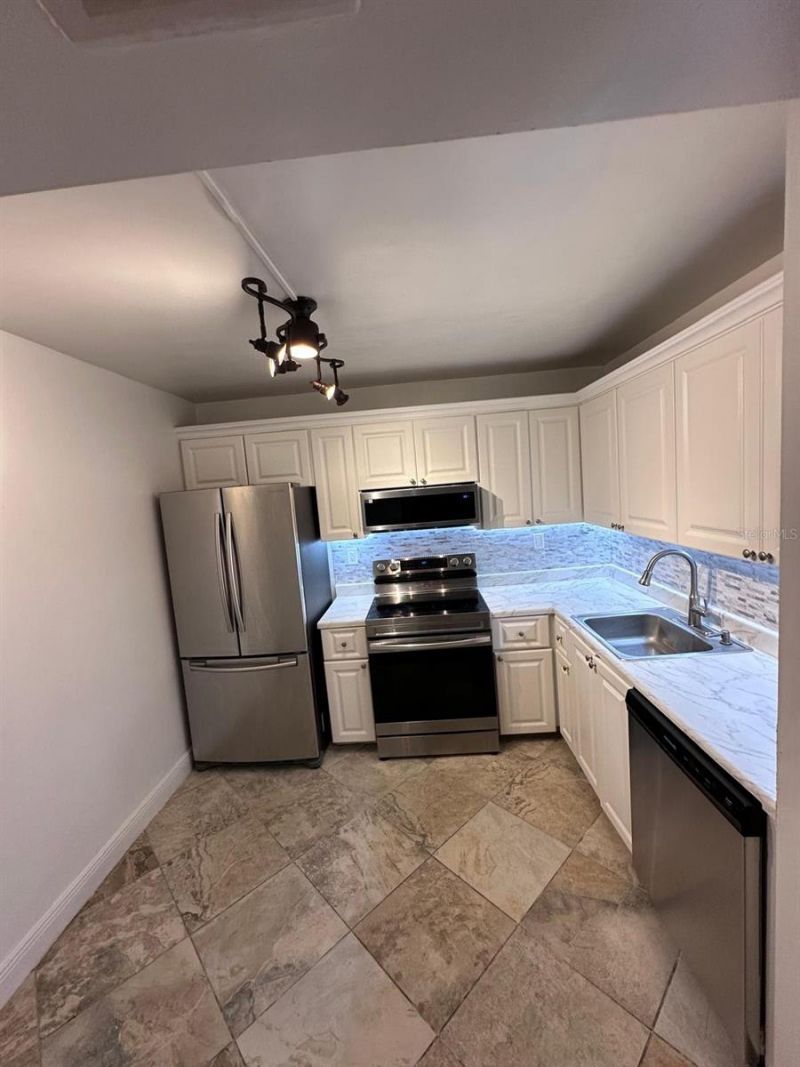 721 N Pine Island Road, Unit 401, Plantation, FL 33324 Photo