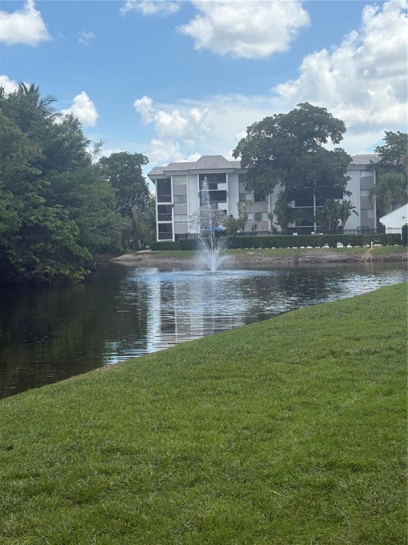 721 N Pine Island Road, Unit 401, Plantation, FL 33324 Photo