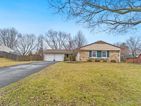 8 Johnson Rd, Franklin, NJ 08873