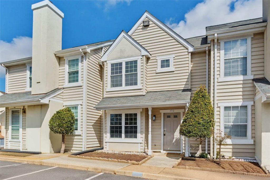 396 Rivers Ridge Circle, Newport News, VA 23608 Main Photo