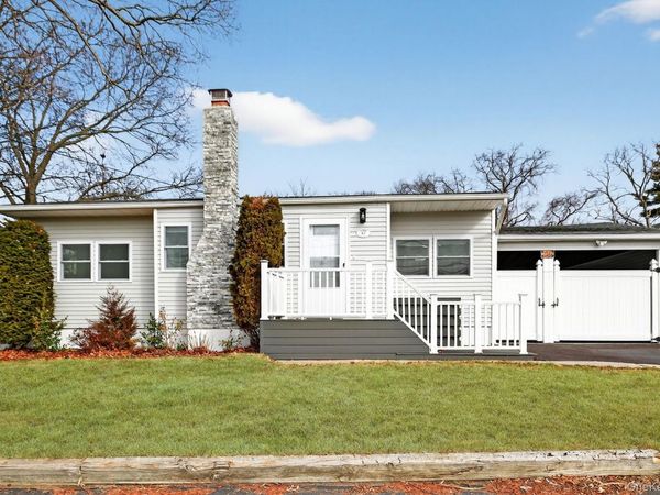 47 Weeks Road , North Babylon, NY 11703