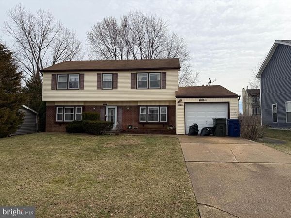 34 MAYFAIR CIRCLE, WILLINGBORO, NJ 08046