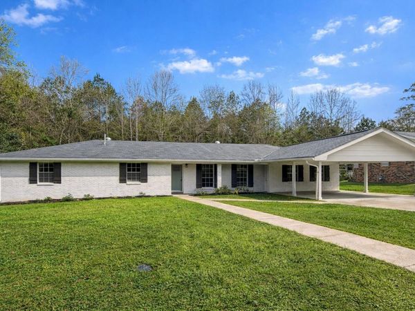 160 Highland Cir., Petal, MS 39465