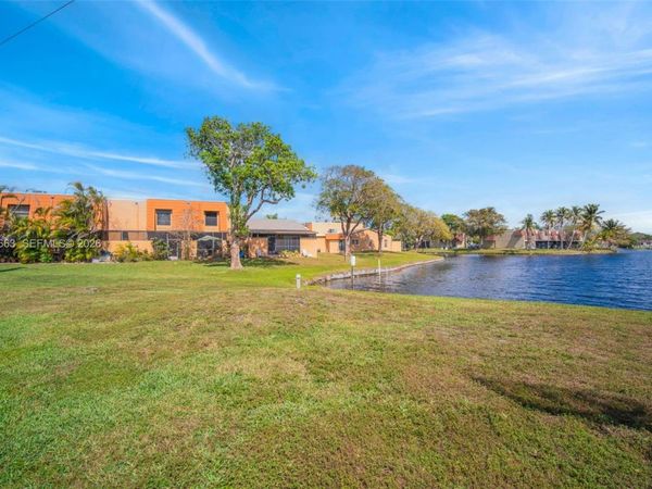 1451 NW 92nd Ave, Unit 191, Pembroke Pines, FL 33024