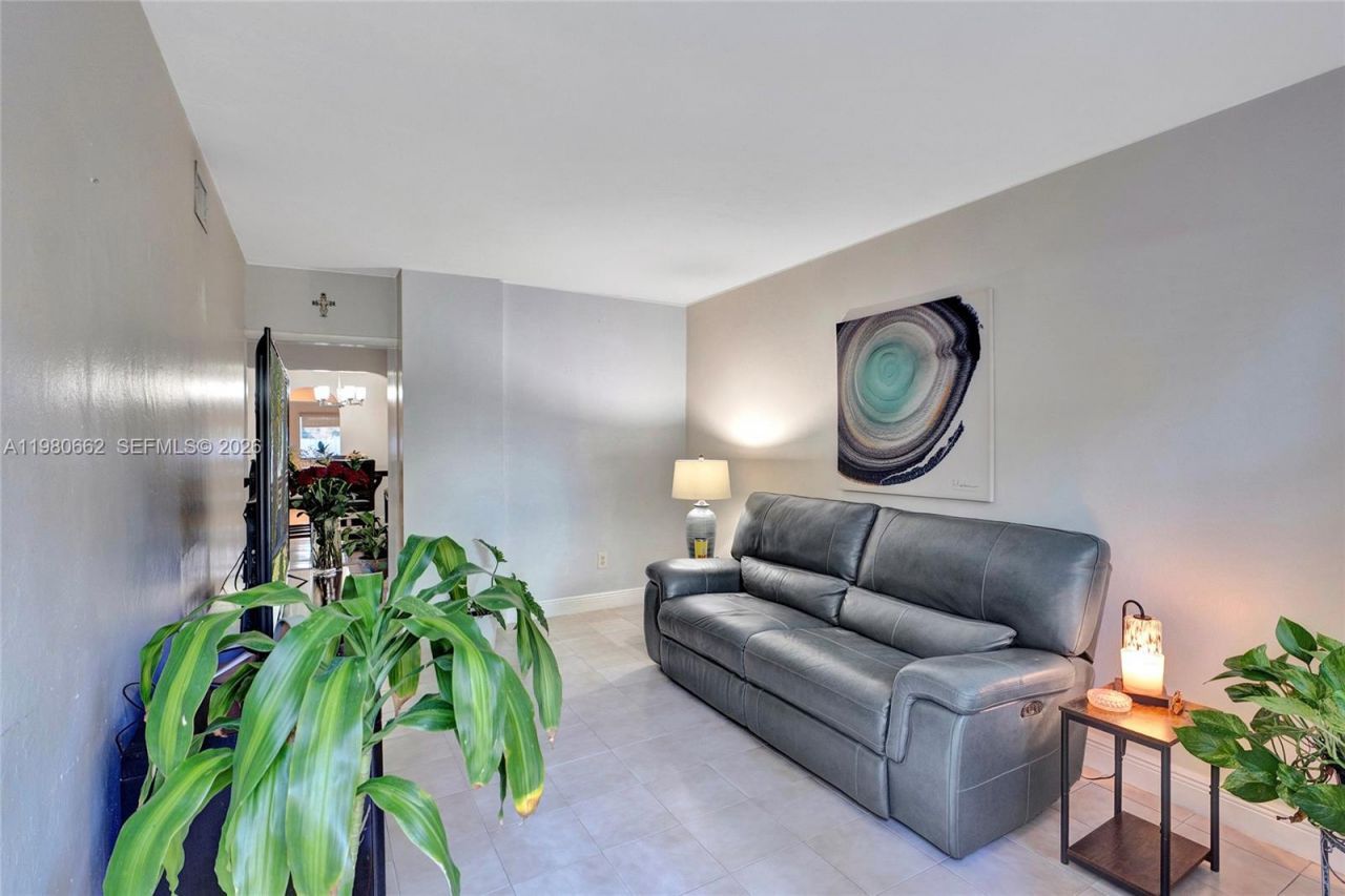 2258 SW 15th St , Miami, FL 33145 Photo