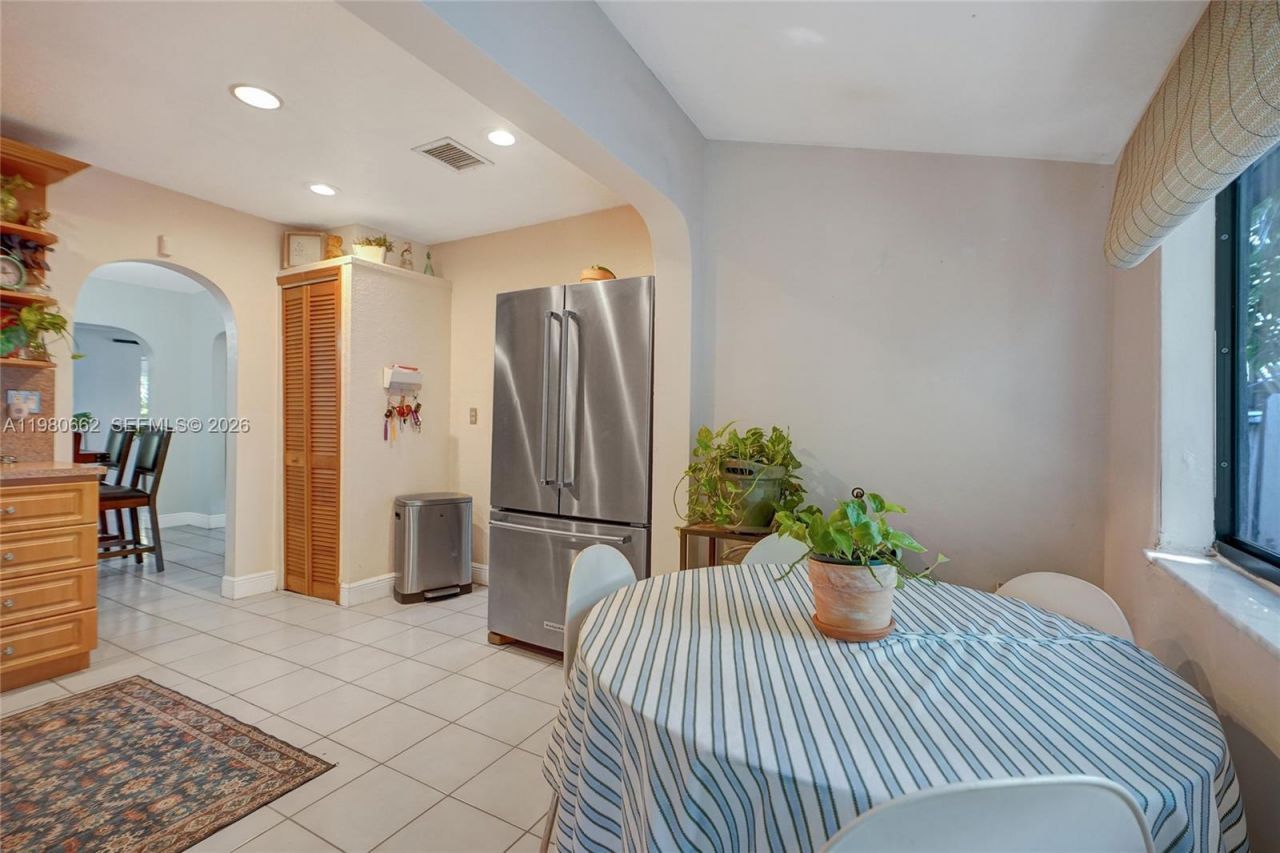 2258 SW 15th St , Miami, FL 33145 Photo