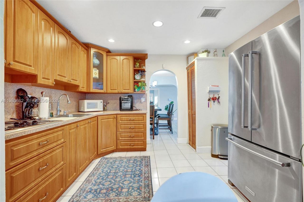 2258 SW 15th St , Miami, FL 33145 Photo