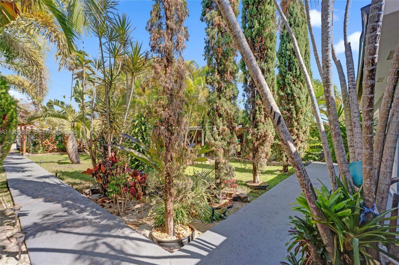 2258 SW 15th St , Miami, FL 33145 Photo