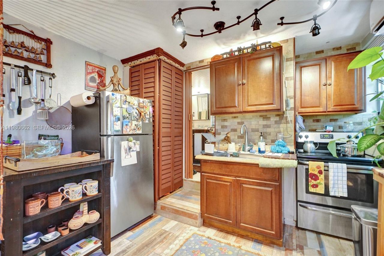 2258 SW 15th St , Miami, FL 33145 Photo