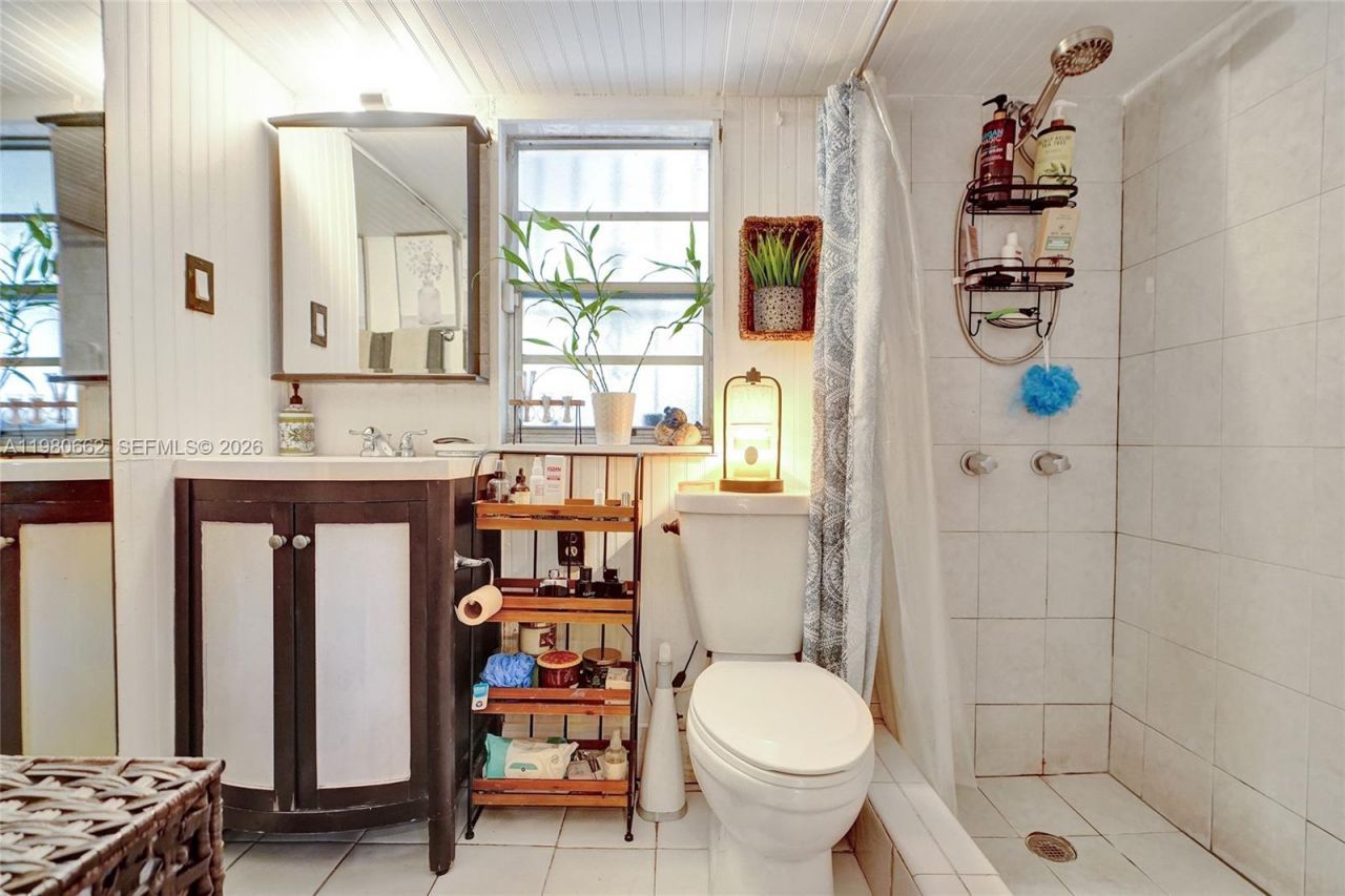 2258 SW 15th St , Miami, FL 33145 Photo