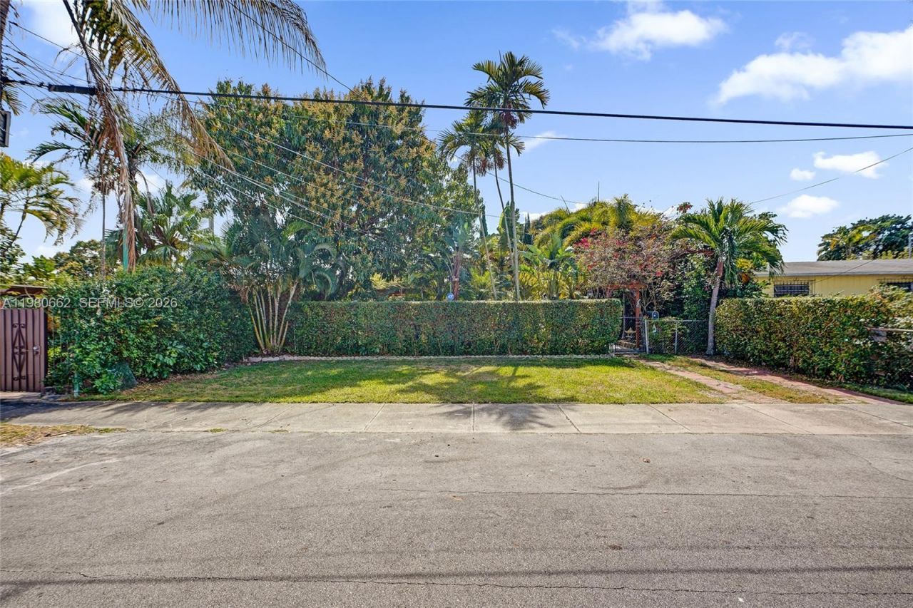 2258 SW 15th St , Miami, FL 33145 Photo