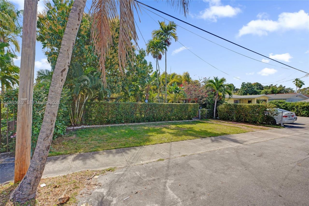 2258 SW 15th St , Miami, FL 33145 Photo