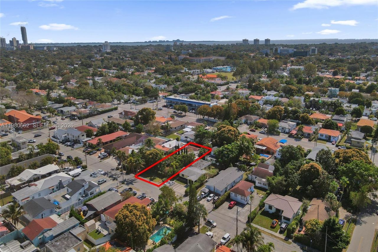 2258 SW 15th St , Miami, FL 33145 Photo