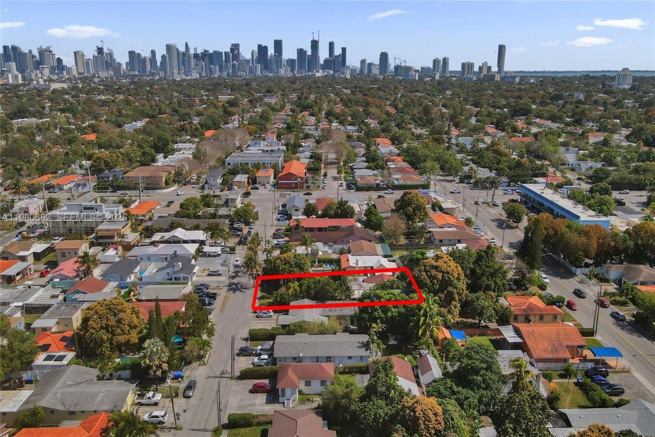 2258 SW 15th St , Miami, FL 33145 Photo