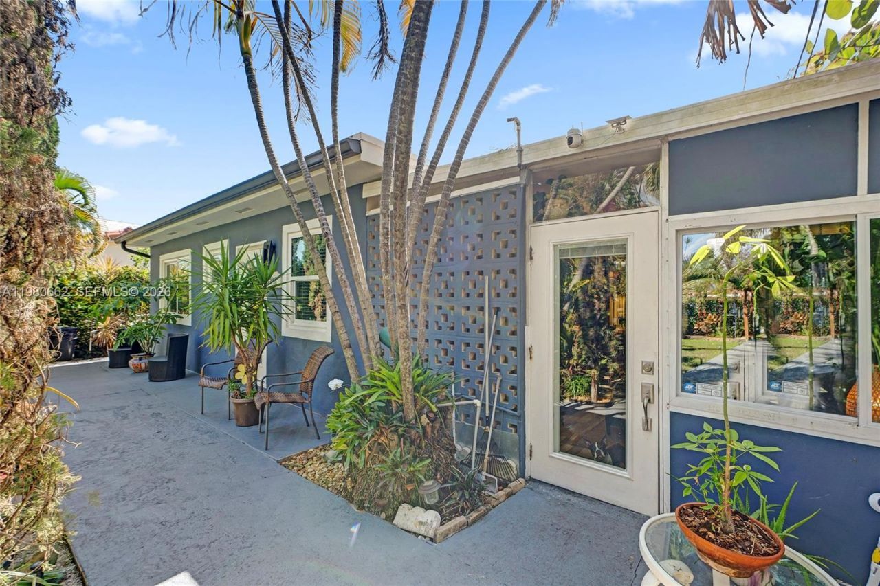 2258 SW 15th St , Miami, FL 33145 Photo