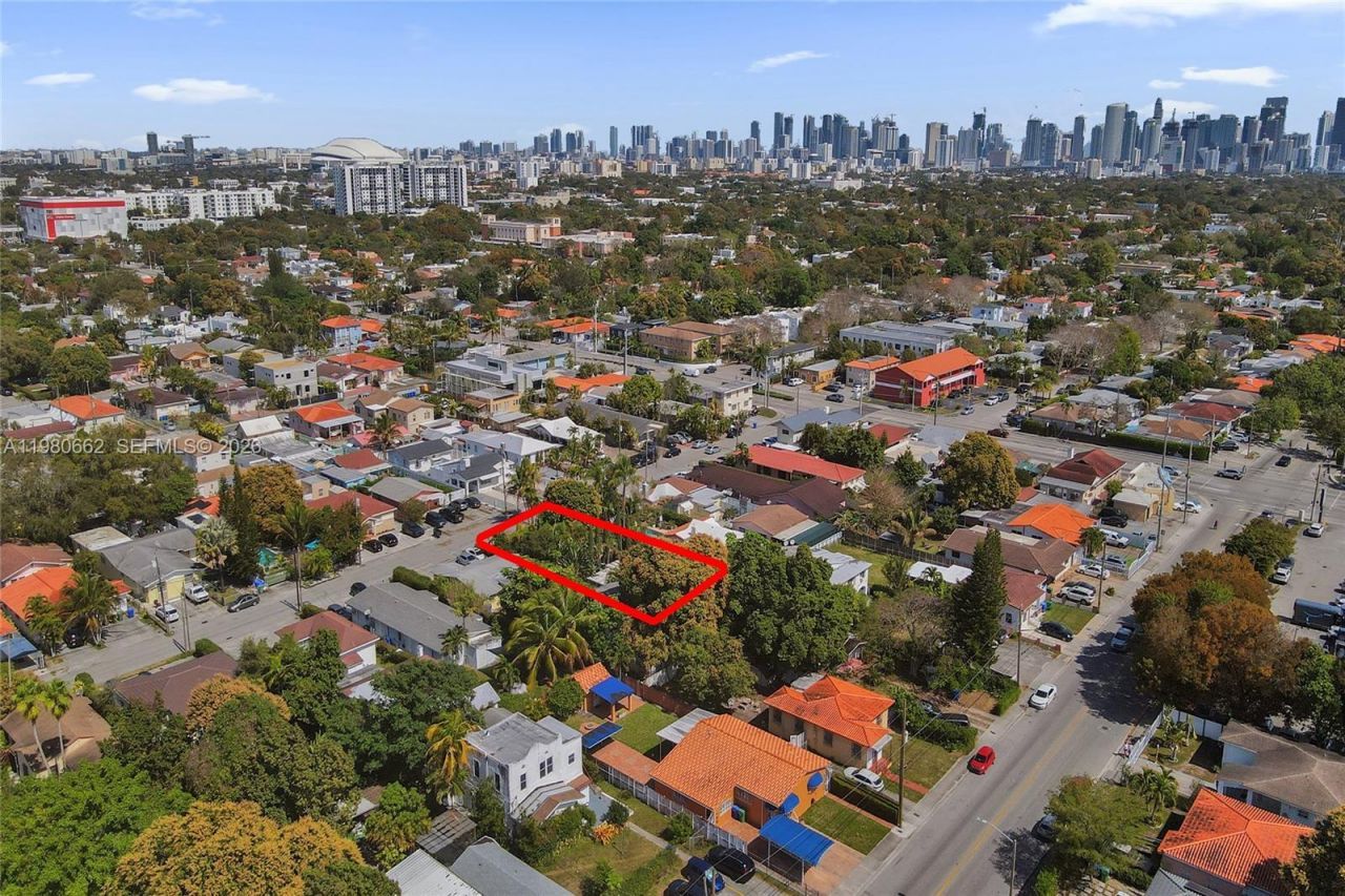 2258 SW 15th St , Miami, FL 33145 Photo