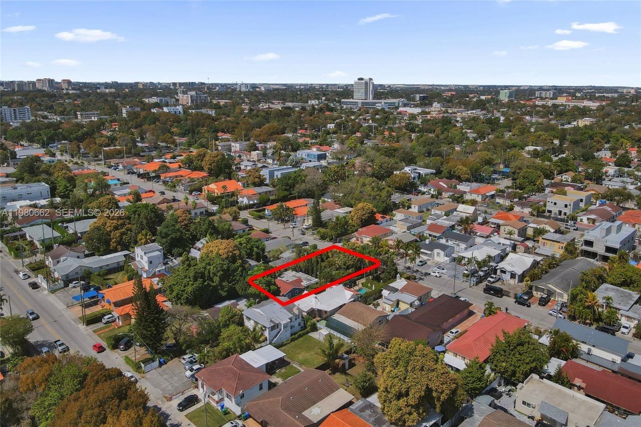 2258 SW 15th St , Miami, FL 33145 Photo