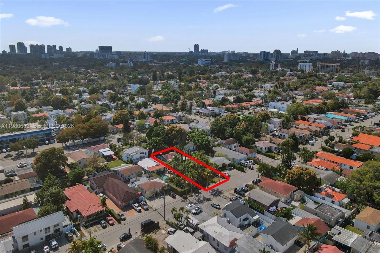 2258 SW 15th St , Miami, FL 33145 Photo