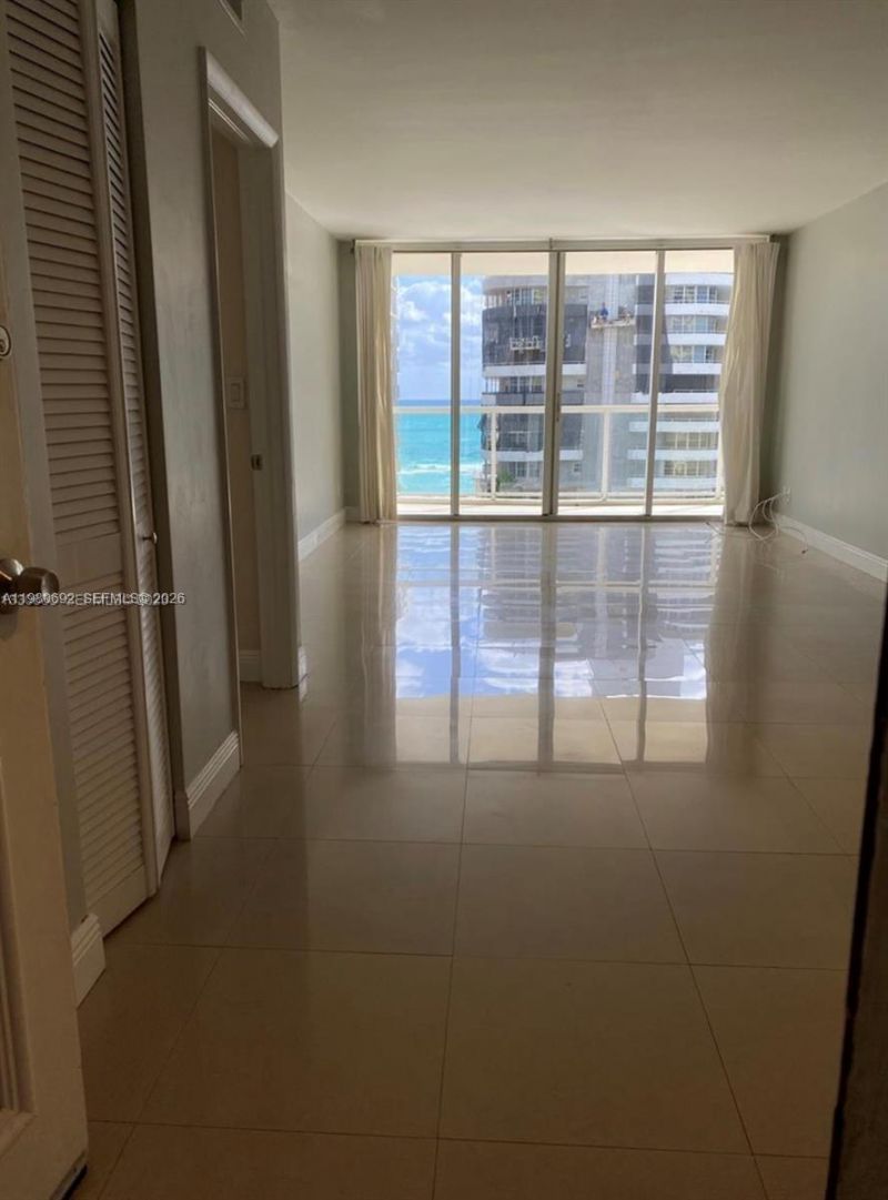 5600 Collins Ave , Unit 9Y, Miami Beach, FL 33140 Photo