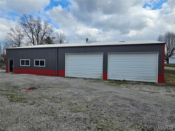 2404 State Street , Chester, IL 62233