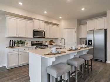 1087 MEADOWLARK DRIVE, FOGELSVILLE, PA 18051