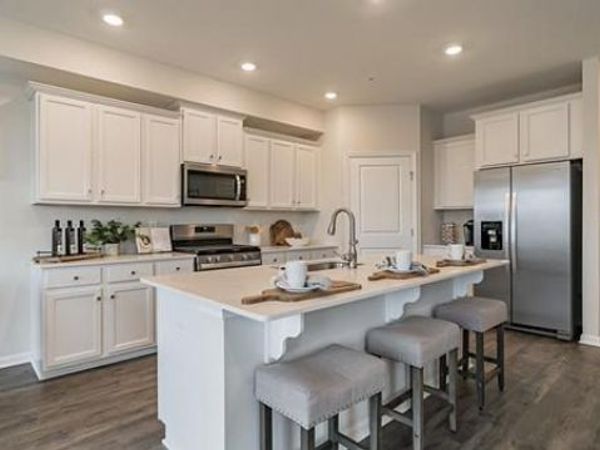 1087 MEADOWLARK DRIVE, FOGELSVILLE, PA 18051