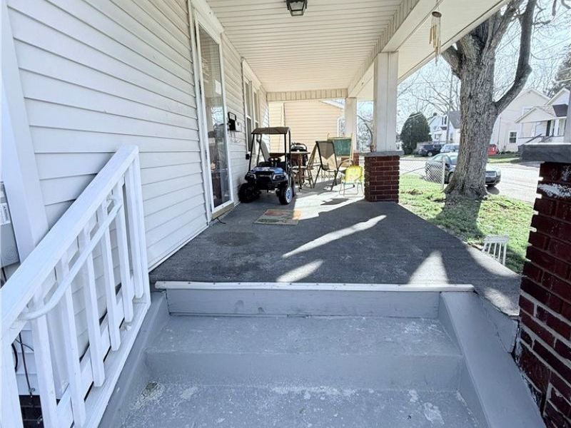 1129 Barton Place NE, Canton, OH 44705 Photo 2