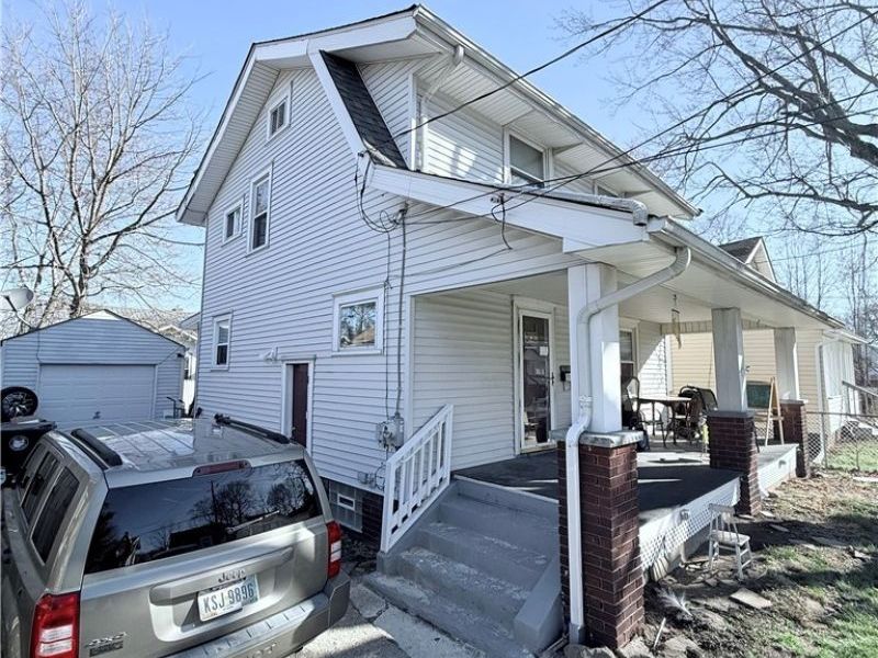 1129 Barton Place NE, Canton, OH 44705 Photo 3