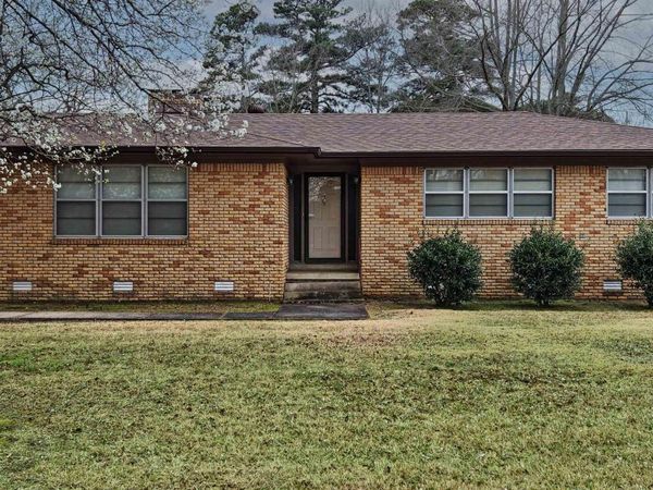 7704 Dollarway Road, White Hall, AR 71602