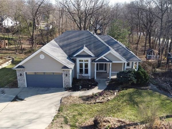 9305 NW 80th Street, Weatherby Lake, MO 64152