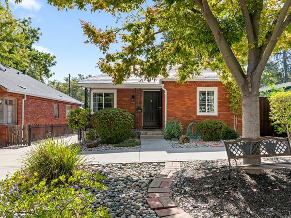 2214 U St, Sacramento, CA 95818