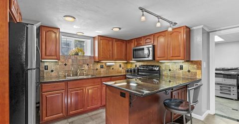 2214 U St, Sacramento, CA 95818 Photo