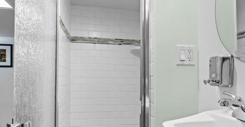 2214 U St, Sacramento, CA 95818 Photo