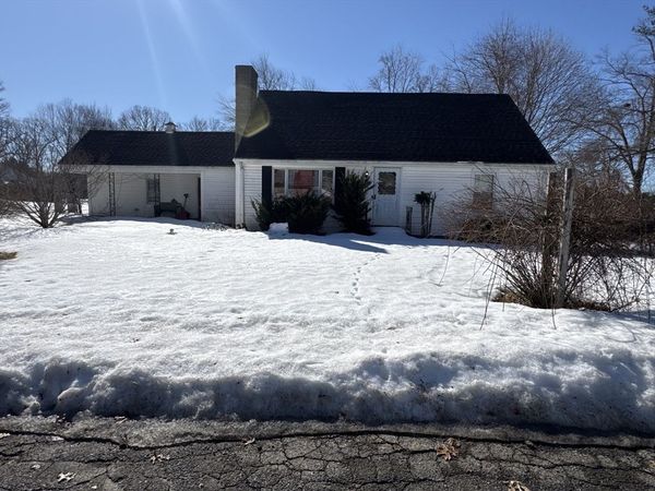 39 Fairlawn Ave, Oxford, MA 01540