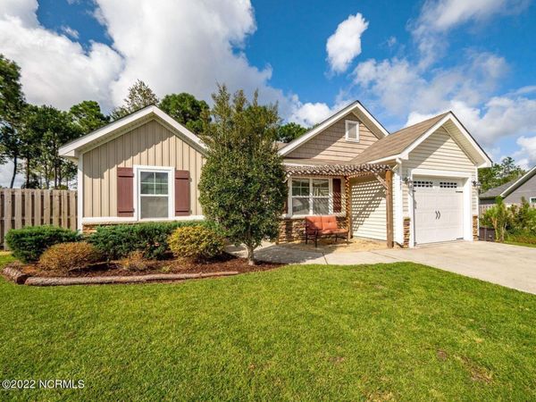 423 Blue Pennant Court , Sneads Ferry, NC 28460