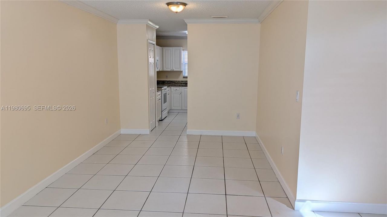 202 W Forest Oak Cir , Unit 202, Davie, FL 33325 Photo